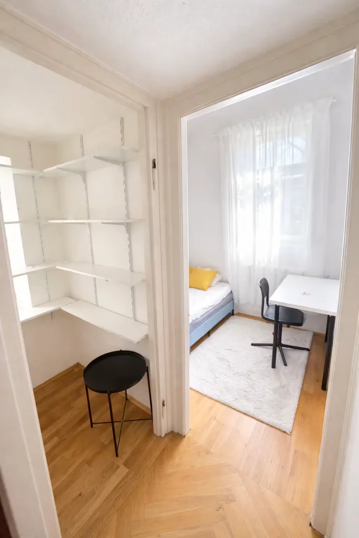 Habitación asequible para estudiantes con buena iluminación en 