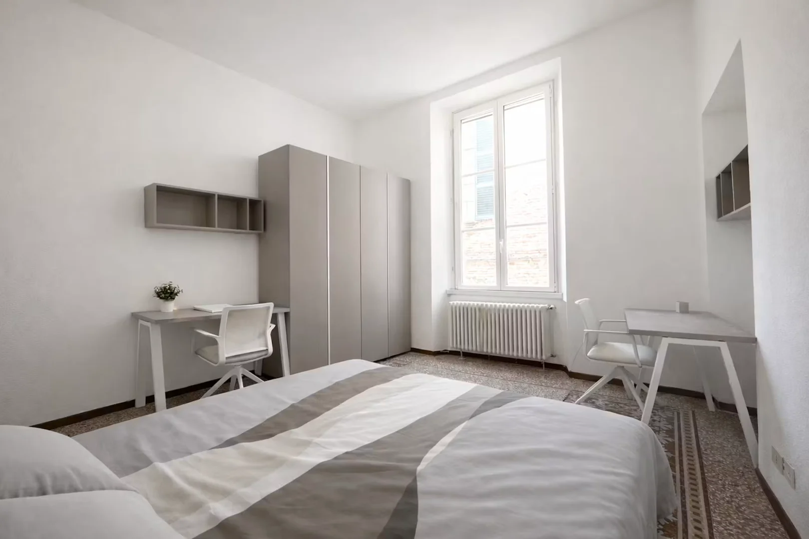 Helles und luftiges Studentenzimmer mit einfachem Zugang zur Universität in 
