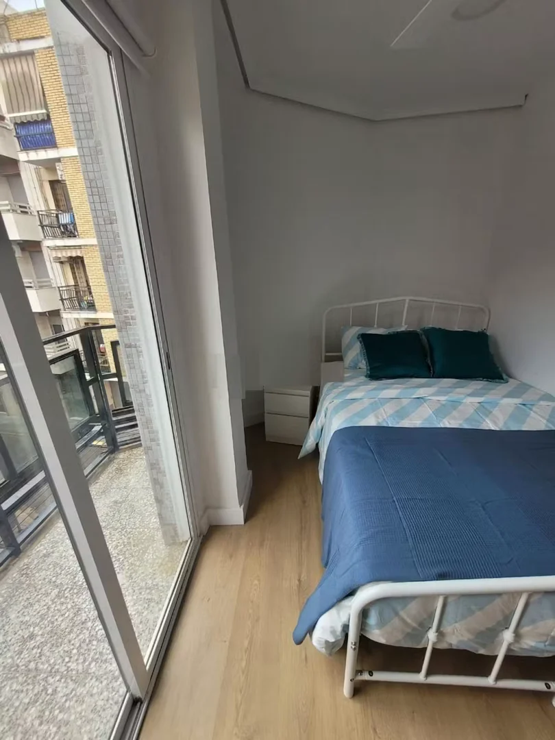 Chambre à louer dans un appartement d'étudiant à , entièrement meublée