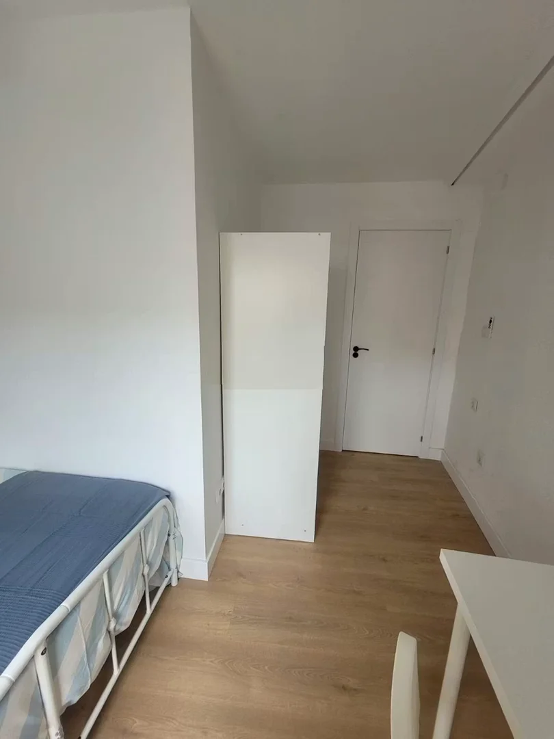 Chambre d'étudiant bon marché à proximité du campus dans