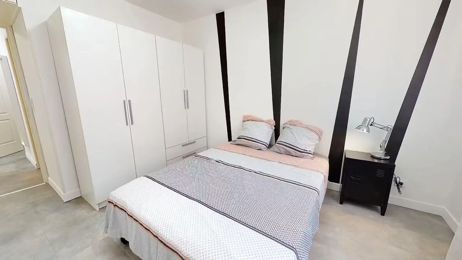 Quarto para alugar em apartamento de estudantes em , totalmente mobilado