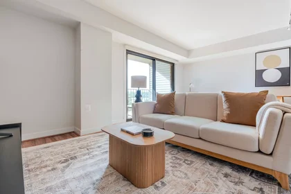 Logement entier à Clarendon Boulevard, Courthouse, image 1 de 10