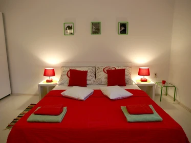 Zimmer mit Doppelbett zu vermieten Zagreb