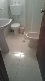 Stanza privata in Rua Pinheiro Chagas, immagine 29 di 29