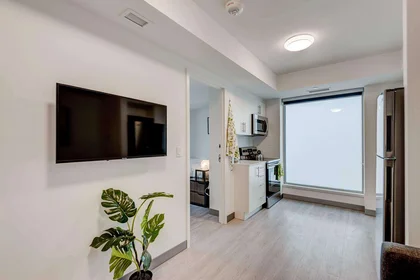 Logement entier en résidence à 2416 16 Ave NW, Calgary, AB T2M 5C7, Canada, image 32 de 34