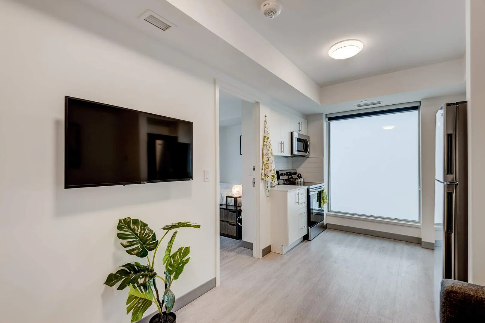 2416 16 Ave NW, Calgary, AB T2M 5C7, Canada
