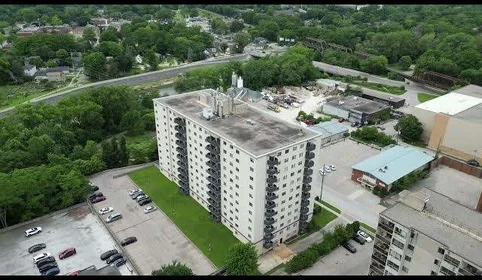 Gesamte Unterkunft im Wohnheim in der 75 Ann St, London, ON N6A 1P9, Canada, bild 17 von 35