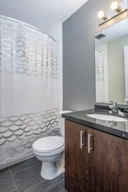 Gesamte Unterkunft im Wohnheim in der 75 Ann St, London, ON N6A 1P9, Canada, bild 27 von 35