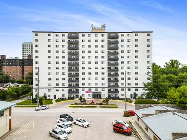 Gesamte Unterkunft im Wohnheim in der 75 Ann St, London, ON N6A 1P9, Canada, bild 31 von 35