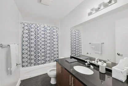 Gesamte Unterkunft im Wohnheim in der 75 Ann St, London, ON N6A 1P9, Canada, bild 5 von 35
