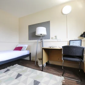 Habitación privada en Meyrick Rd, Salford M6 5HE, United Kingdom              , imagen 1 de 10