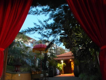 Bright private room in Madeira