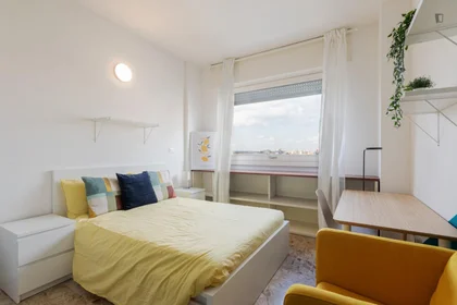 Privatzimmer in der Viale Evaristo Stefini, bild 1 von 15