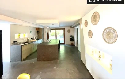 Private room at Av. des Citrinelles, image 11 of 19