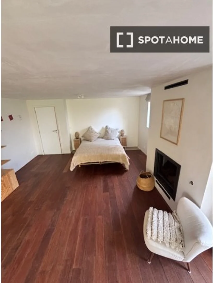 Comfortable and spacious student room in 