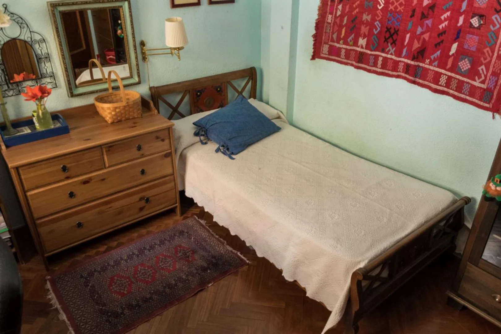 Funktionelles Studentenzimmer perfekt zum Studieren in 
