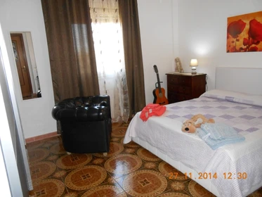 Zimmer mit Doppelbett zu vermieten Palermo