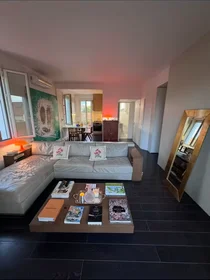 Alojamiento entero en Avenue Aviateur Poli, 8th Arrondissement, imagen 1 de 10