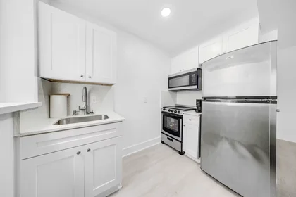 Private room at Southwest 6th Street, Little Havana, image 8 of 10