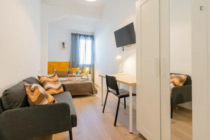 Private room at Carrer d'Honorat Juan, image 1 of 27