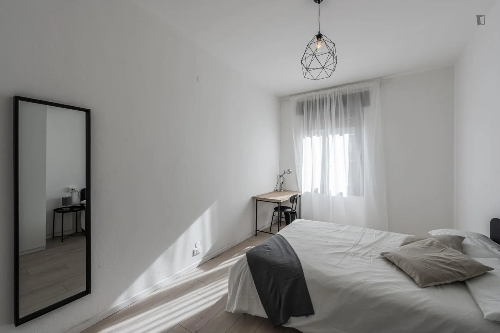 Zimmer in Studentenwohnung in  zu vermieten, voll möbliert