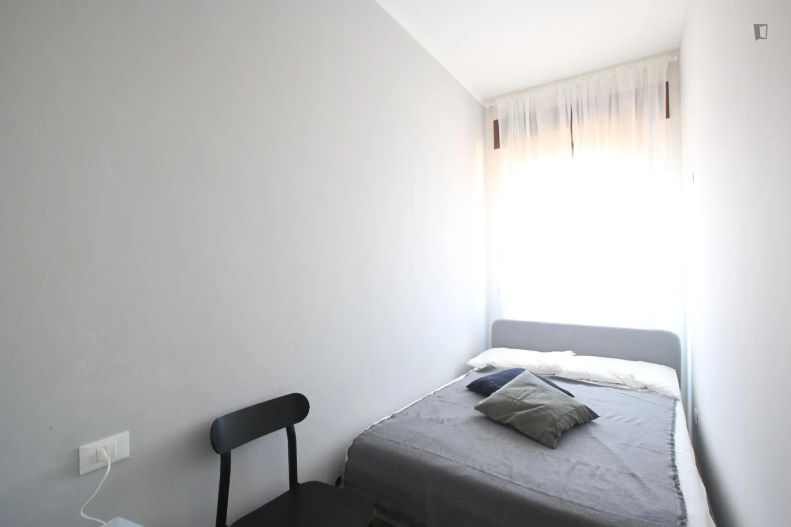 Bezahlbares Zimmer für Studenten mit ausreichender Beleuchtung in 