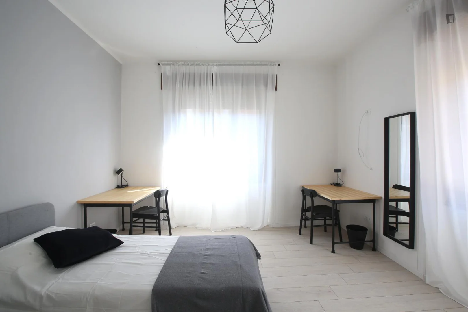 Student-friendly room in  with modern amenities