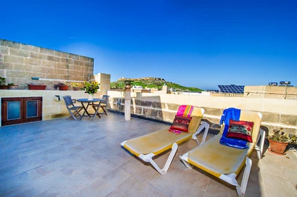 Alquiler de habitación compartida muy luminosa en Malta