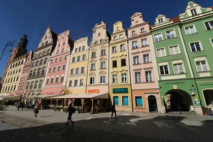 Entire apartment at Rynek, Wroclaw, image 3 of 10