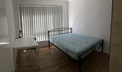 Room for rent with double bed Brisbane
