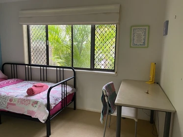 Room for rent with double bed Gold-coast