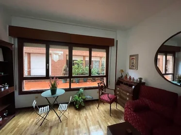 Apartamento inteiro em Calle la Regenta, La Argañosa, imagem 1 de 10