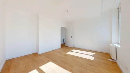 Dairenin tamamı konumu Rue Rabelais, Centre Ville-Peuple-Chavanelle, 8 10 görüntüsü