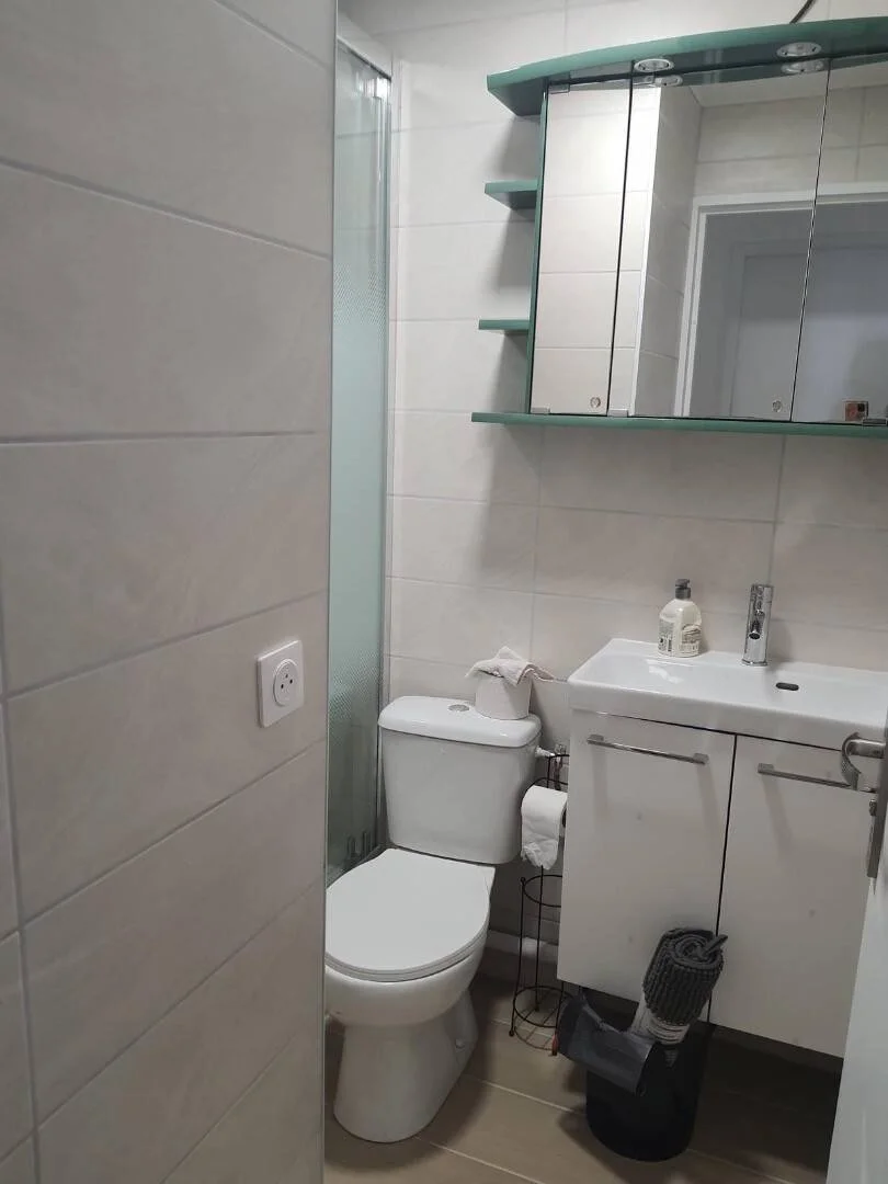 Economical student room with convenient location in 