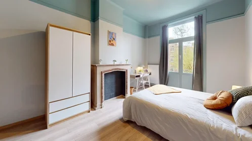 Günstiges Privatzimmer in {area}