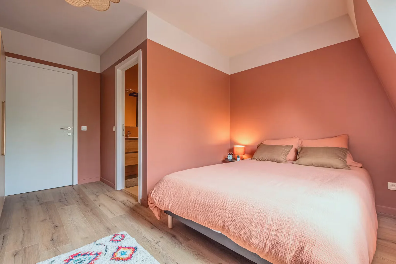 Habitación asequible para estudiantes con buena iluminación en 