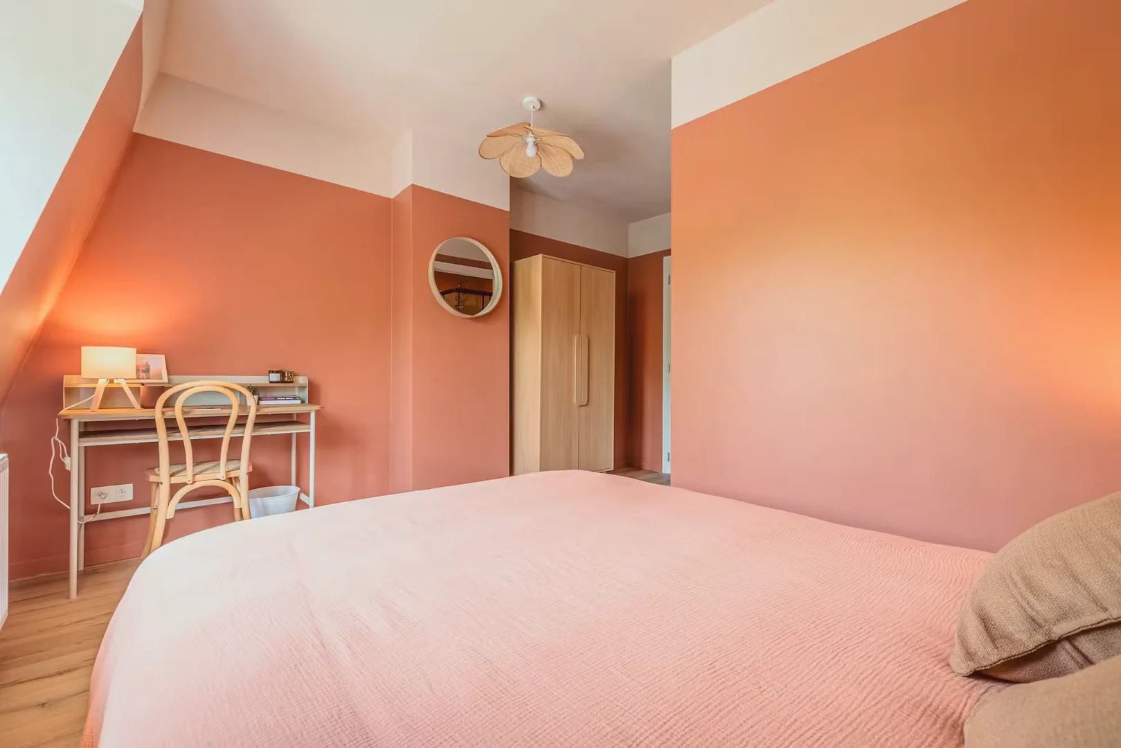 Habitación estudiantil económica con ubicación conveniente en 