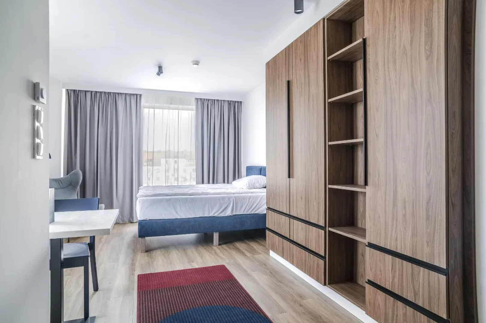 Student-friendly studio with excellent transport links in 