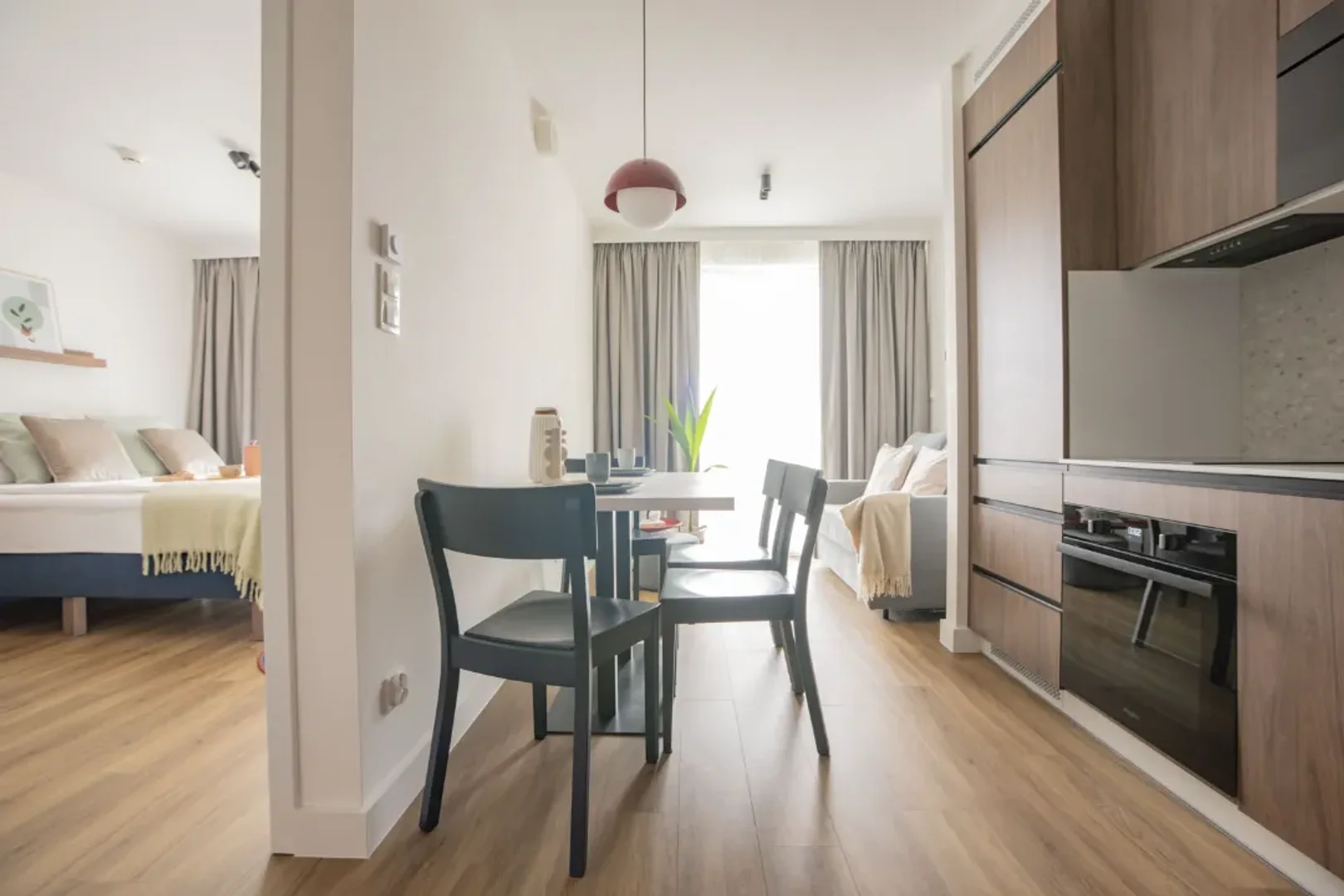 bölgesindeki öğrenciler için tam donanımlı stüdyo daire