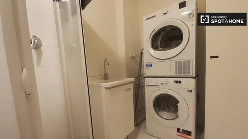 Chambre privée à Vicolo S. Lorenzo, image 13 de 19