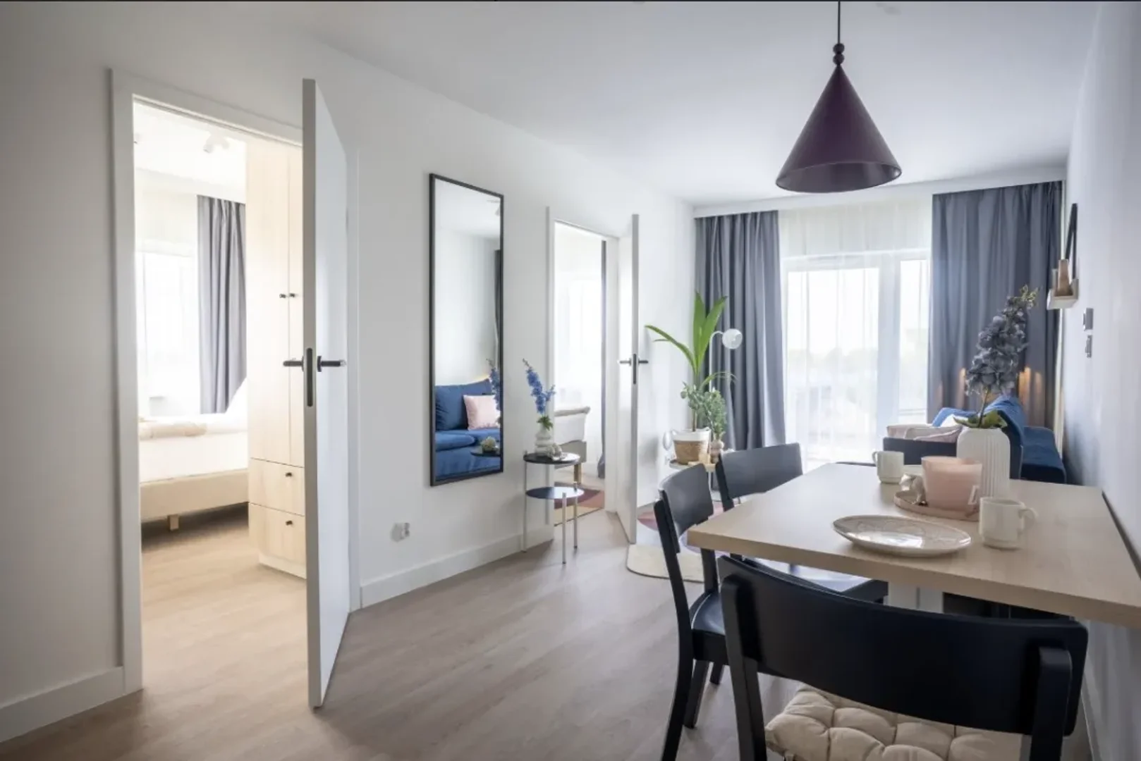  bölgesinde tam olanaklara sahip modern öğrenci stüdyosu