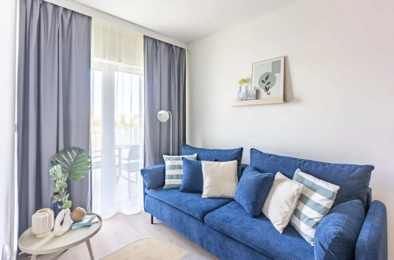 bölgesinde tam olanaklara sahip modern öğrenci stüdyosu