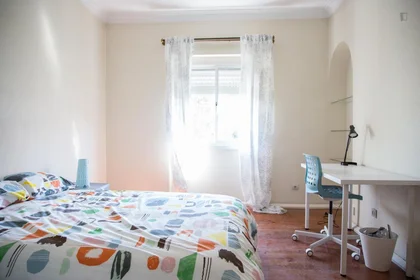 Private room at Rua Alberto de Oliveira, image 1 of 10