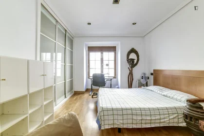 Private room at Calle Ponciano, image 18 of 21