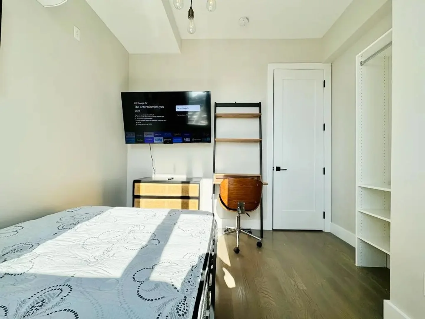358 Irving Avenue, 3B, Bushwick, Brooklyn, NY, 11237