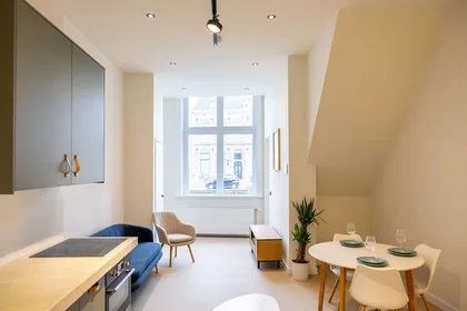Entire apartment at Noordeinde, Binnenstad, image 1 of 10