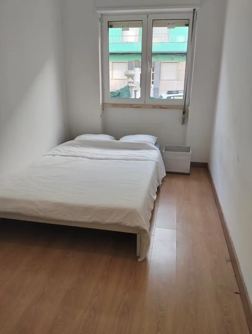 Zimmer in Studentenwohnung in  zu vermieten, voll möbliert
