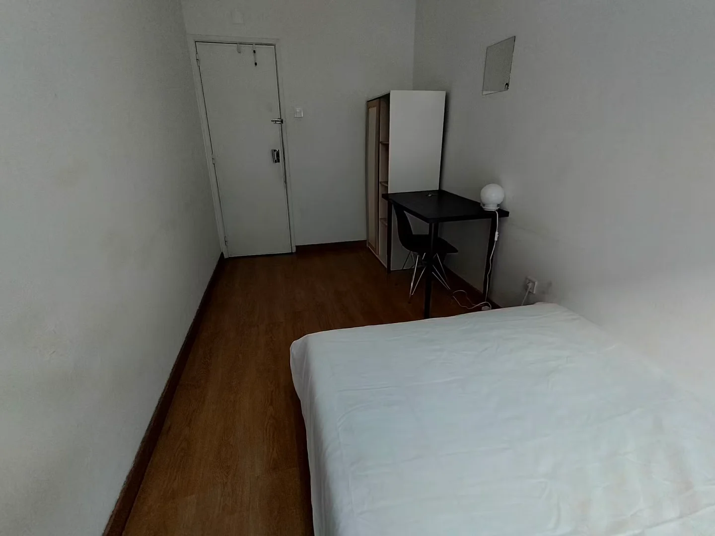 Zimmer in Studentenwohnung in  zu vermieten, voll möbliert