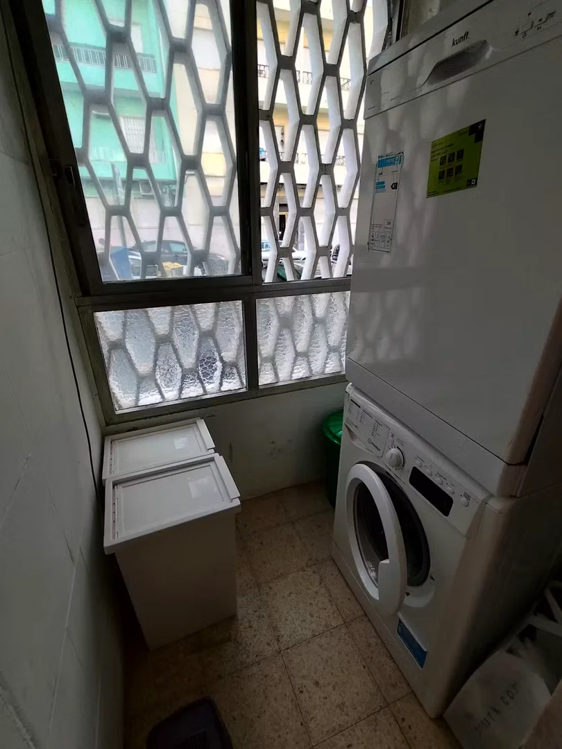 Zimmer in Studentenwohnung in  zu vermieten, voll möbliert