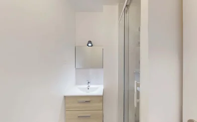Quarto privado em 13 Bd Robert Schuman, 44300 Nantes, France, imagem 8 de 34